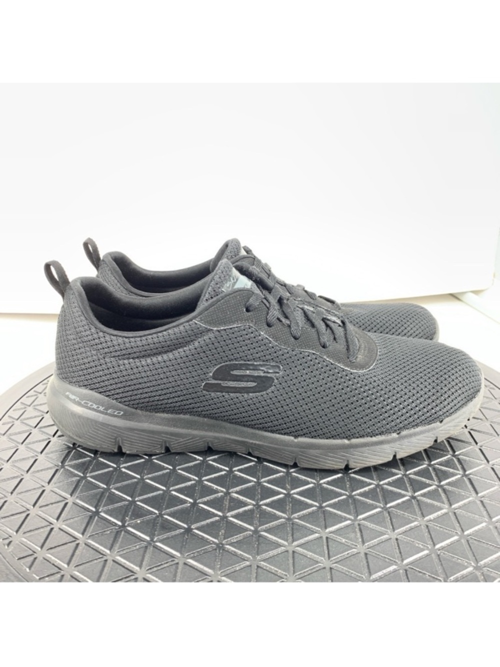 Skechers Women Size 10 Sneakers Black Mesh Lite Weight Shoes Flex Appeal 3.0